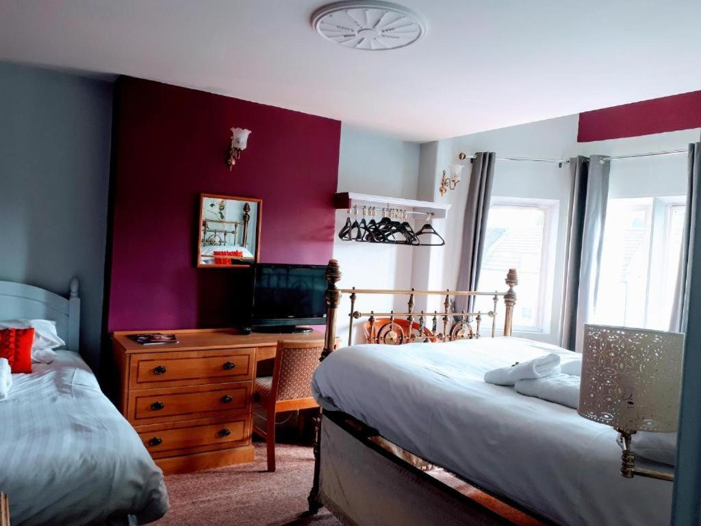 Oyo No 3 Otel Bath Dış mekan fotoğraf