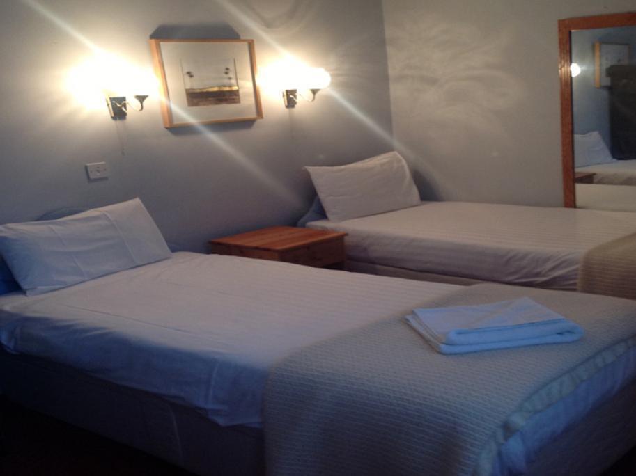 Oyo No 3 Otel Bath Dış mekan fotoğraf